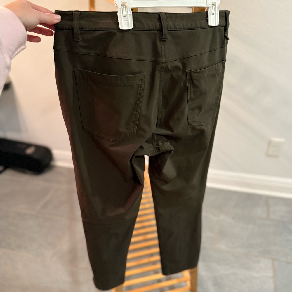 Lululemon Men’s Dark Olive Pants, 33/29